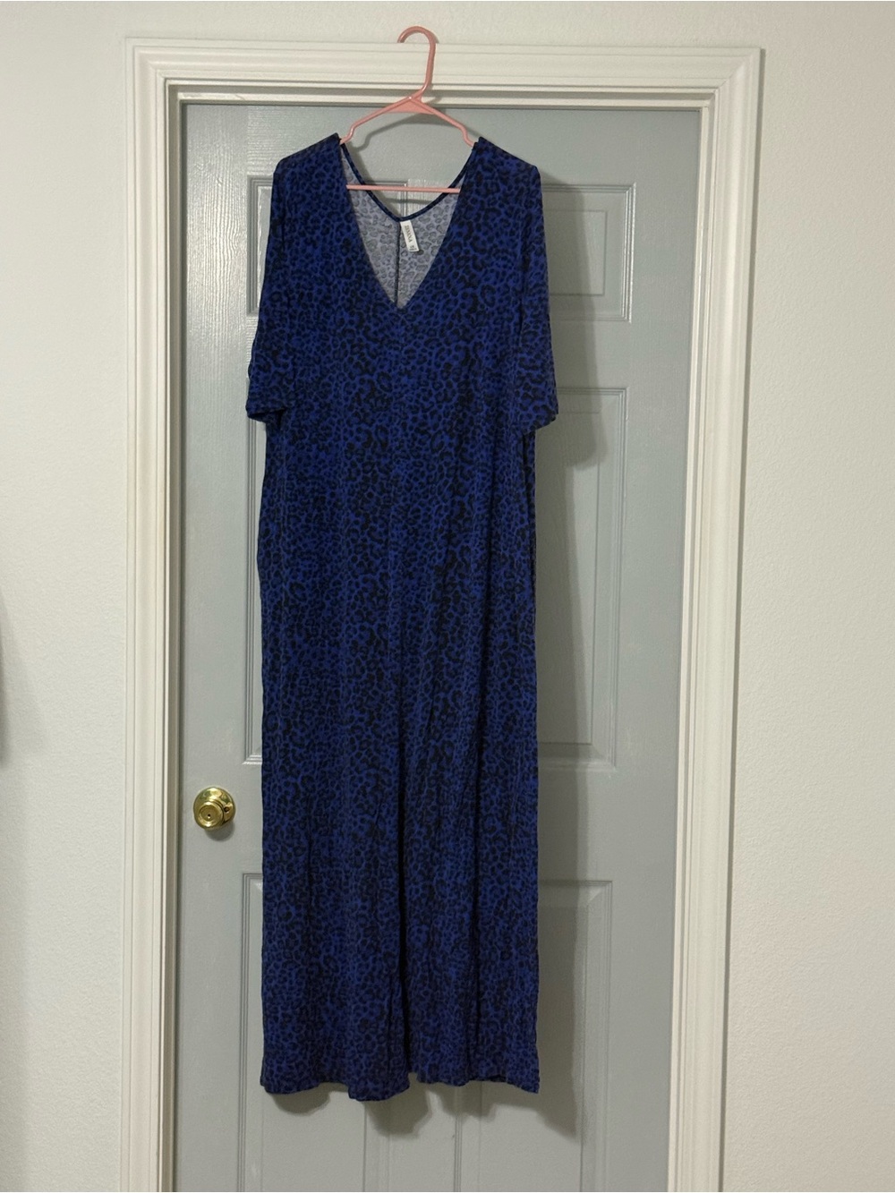 Zenana Outfitters Royal Blue Leopard Print V-Neck Maxi Dress